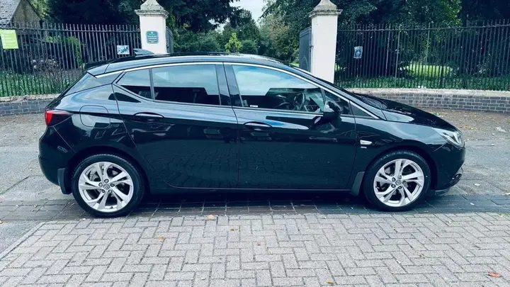 Vauxhall Astra 2017 photo 3