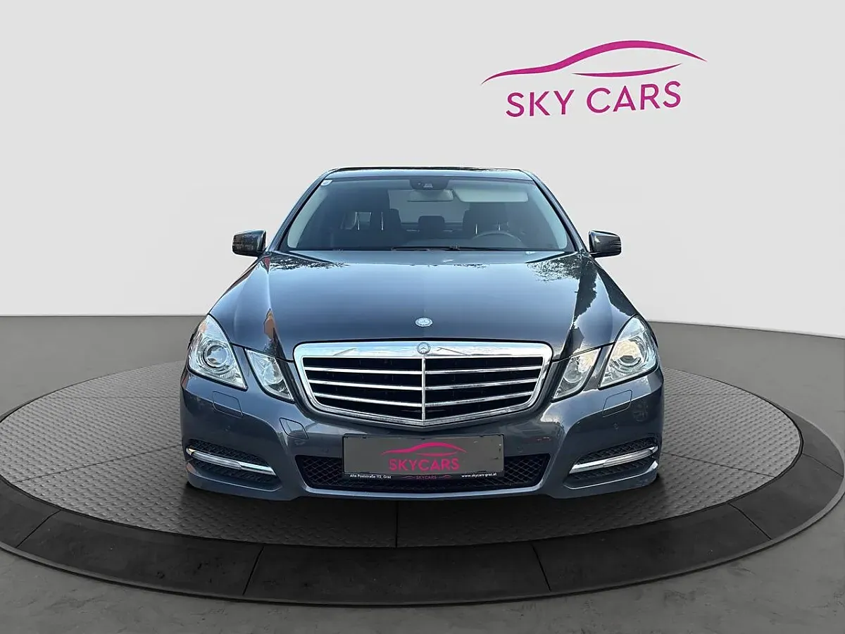 Mercedes-Benz E-Class 2012 photo 2