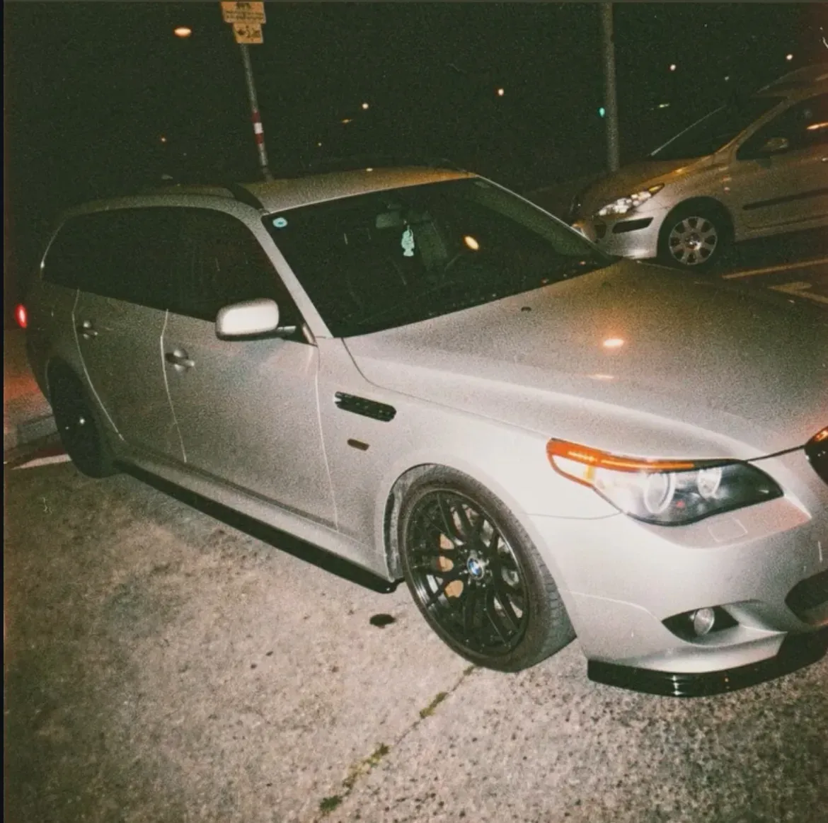 BMW 5 Series 2004 photo 2