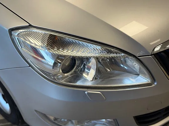 Skoda Fabia 2012 photo 3