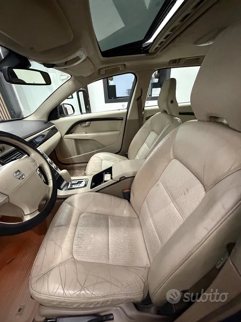 Volvo V70 2008 photo 4