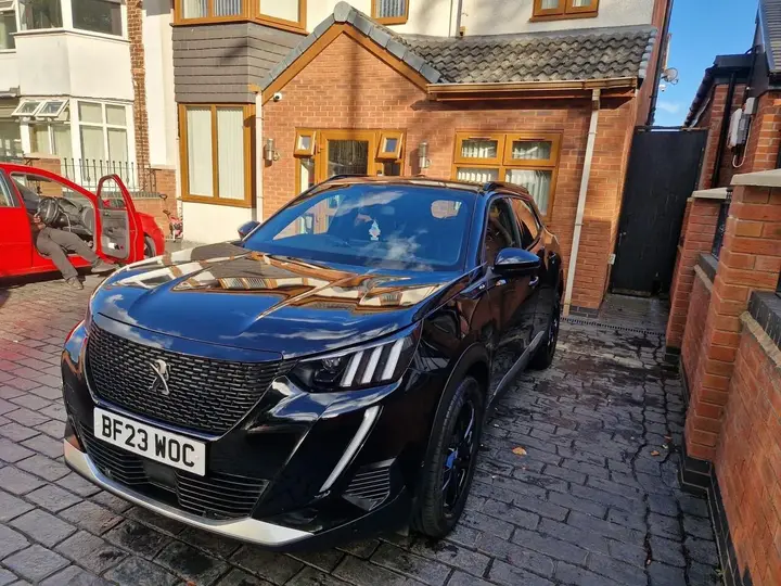Peugeot 2008 2023 photo 3