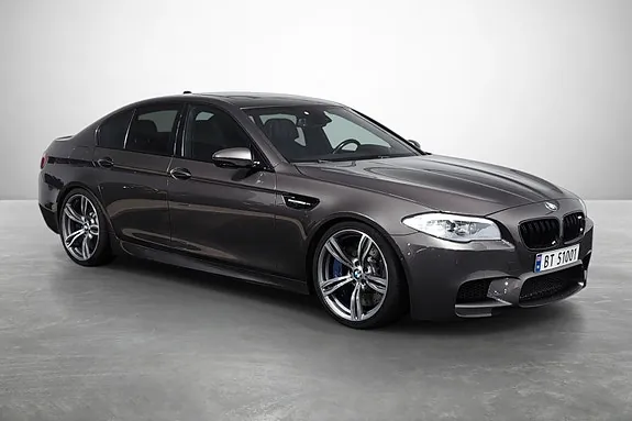 BMW M5 2011 photo 4