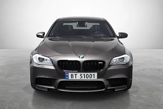 BMW M5 2011 photo 3