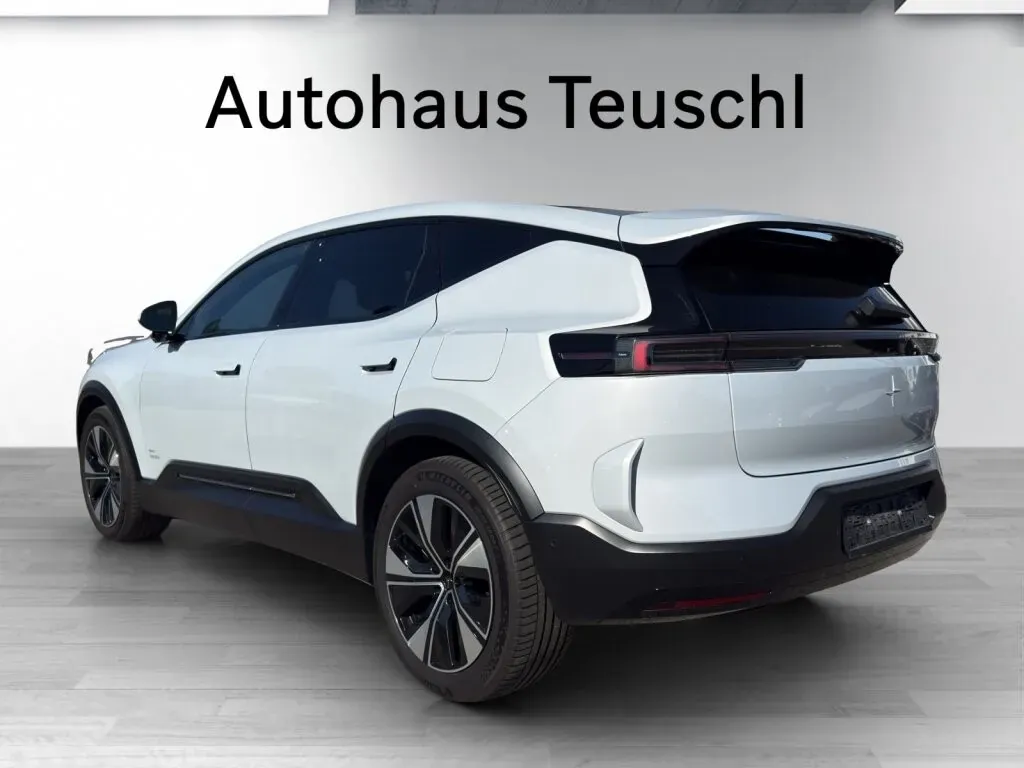 Polestar 3 2024 photo 3