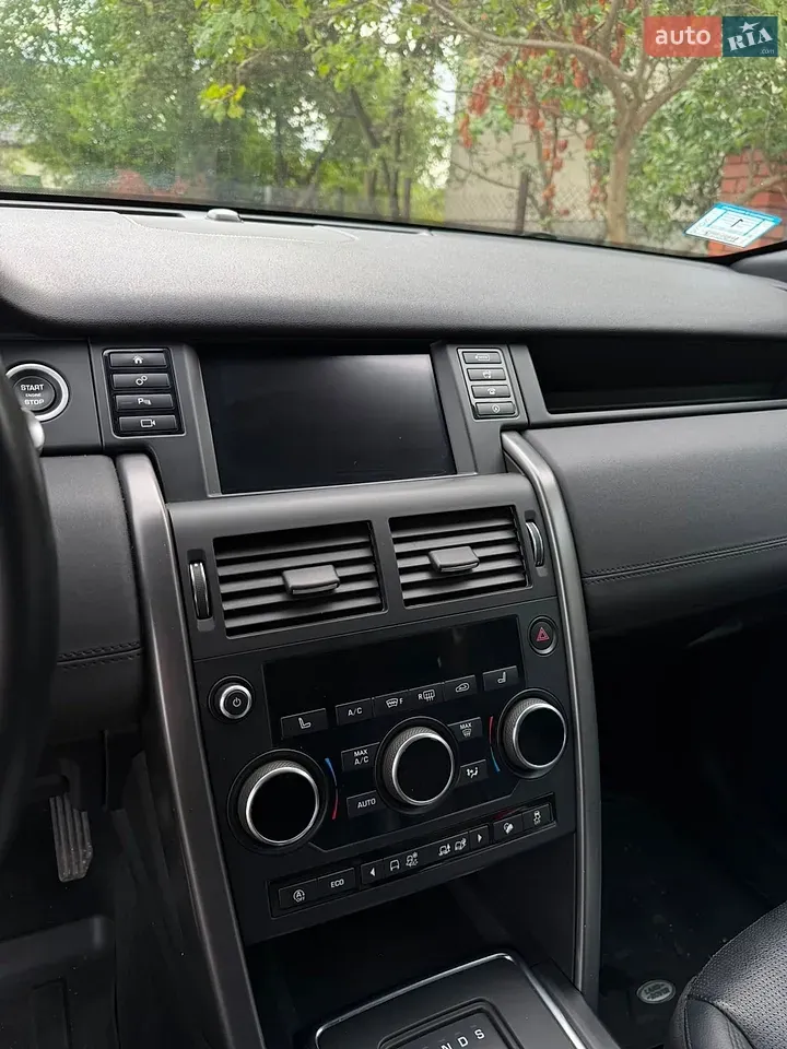 Land Rover Discovery Sport 2019 photo 3