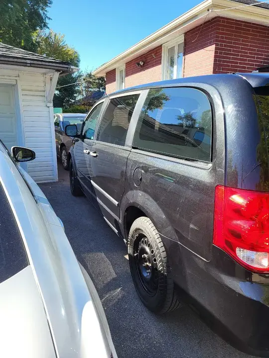 Dodge Caravan 2015 photo 3