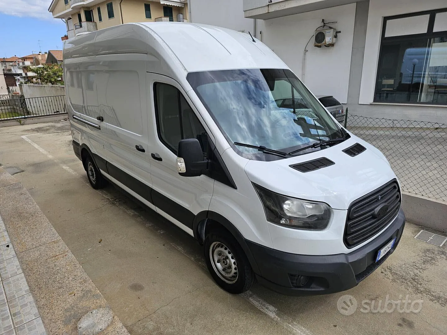 Ford Transit 2017 photo 2