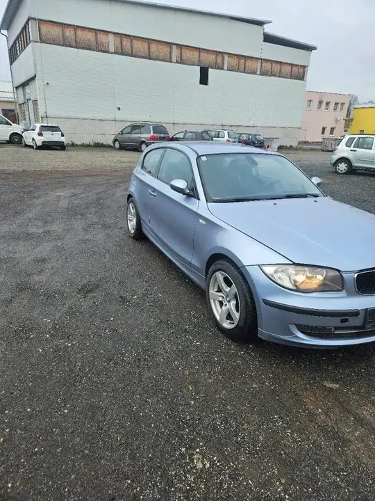 BMW 1 Series 2009 photo 3