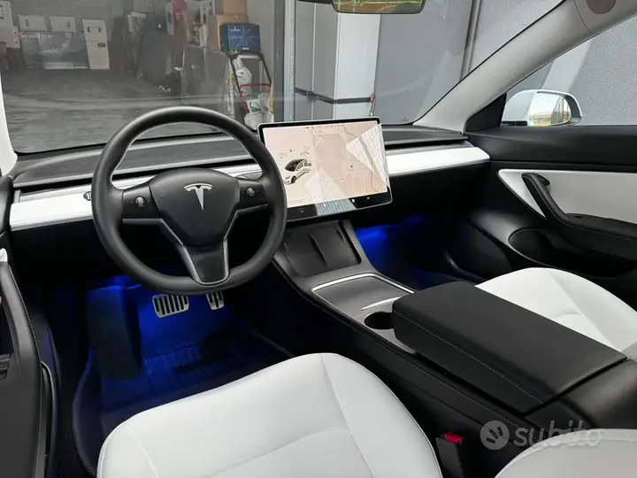 Tesla Model 3 2021 photo 3