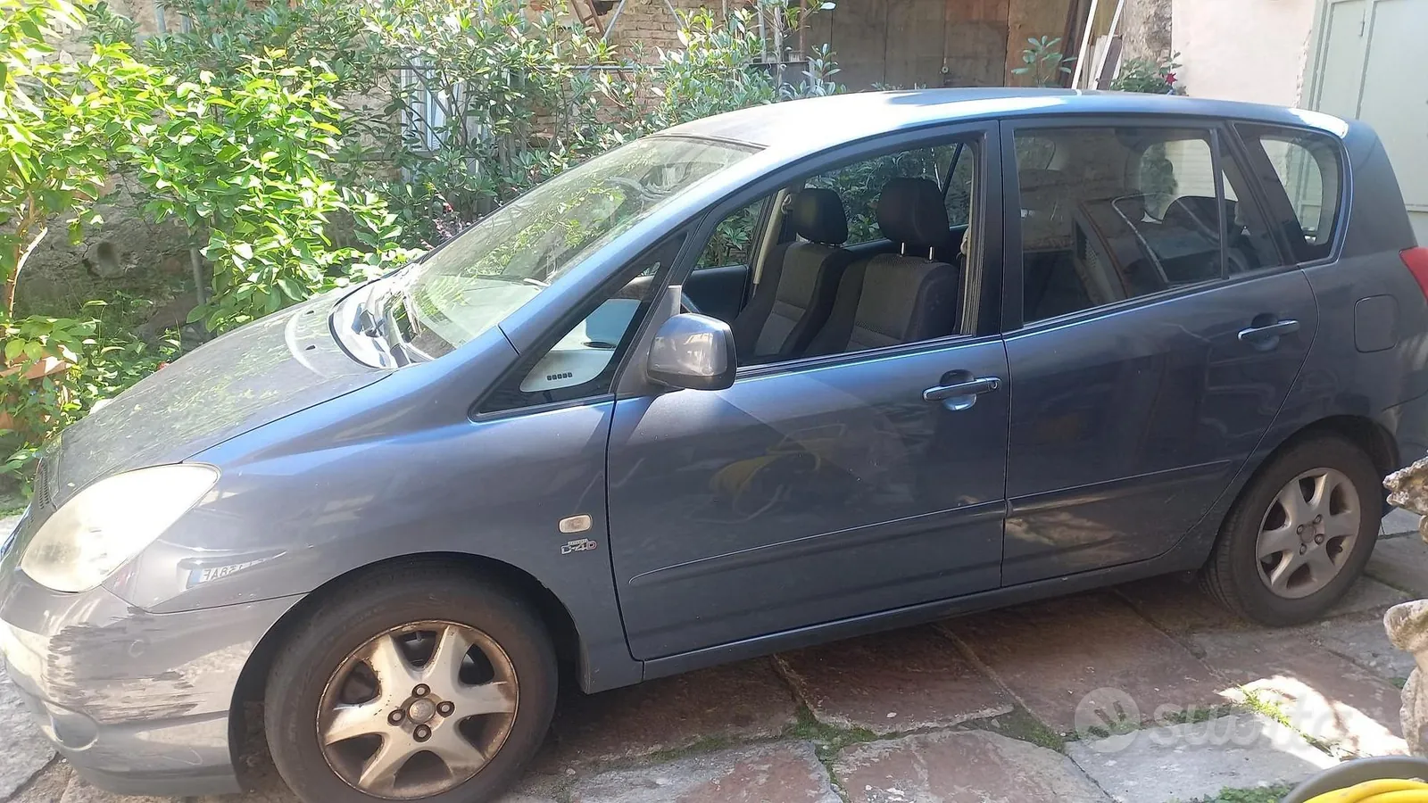Toyota Corolla Verso 2003 photo 2