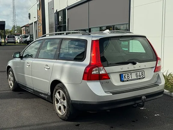 Volvo V70 2010 photo 2