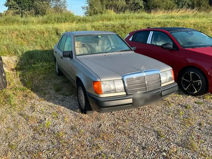 Mercedes-Benz W124