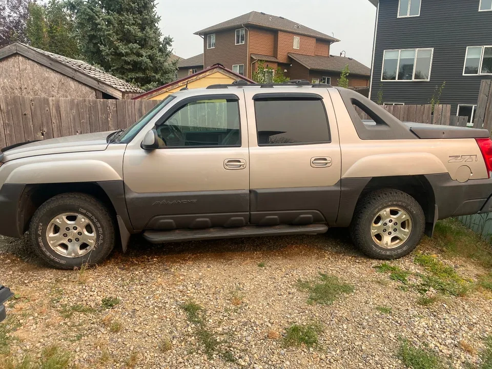 Chevrolet Avalanche 2004 photo 2