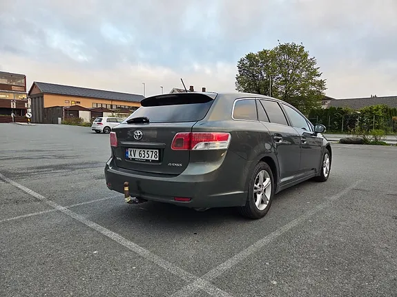 Toyota Avensis 2009 photo 4