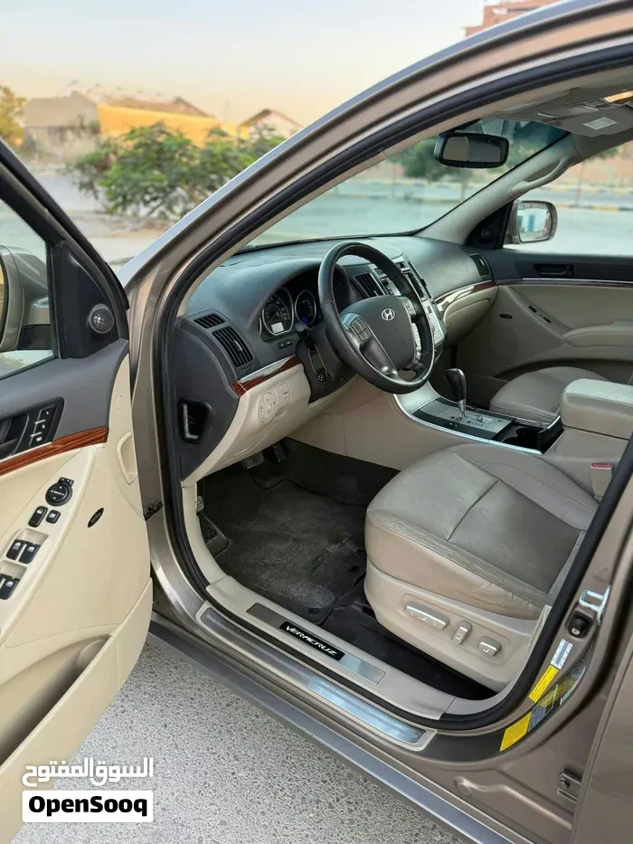 Hyundai Santa Fe 2012 photo 2
