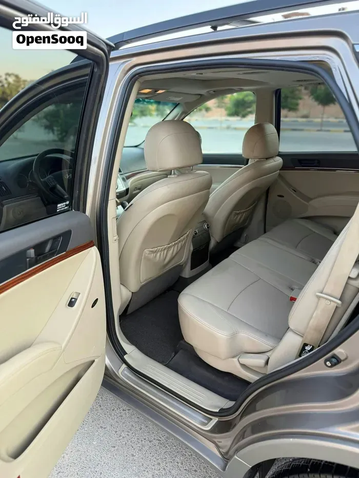 Hyundai Santa Fe 2012 photo 4