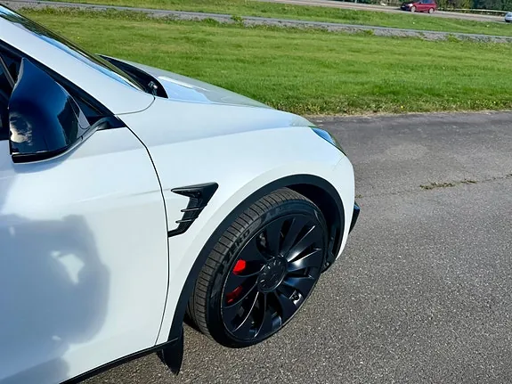 Tesla Model Y 2023 photo 5