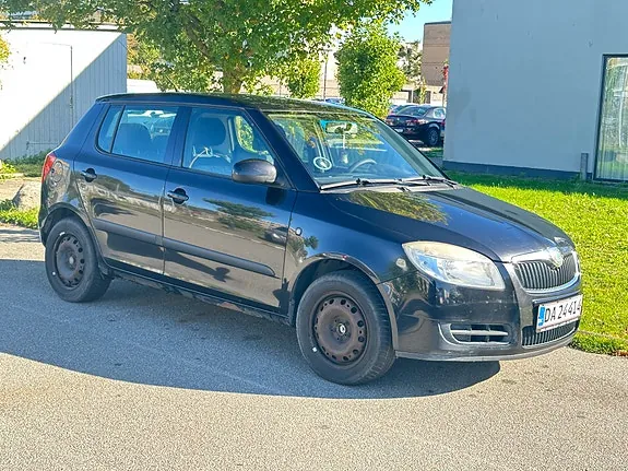 Skoda Fabia 2008 photo 4