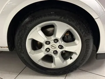 Opel Astra 2005 photo 2