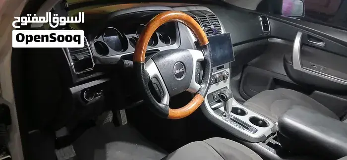 GMC Acadia 2010 photo 3