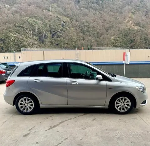 Mercedes-Benz B 180 2012 photo 5