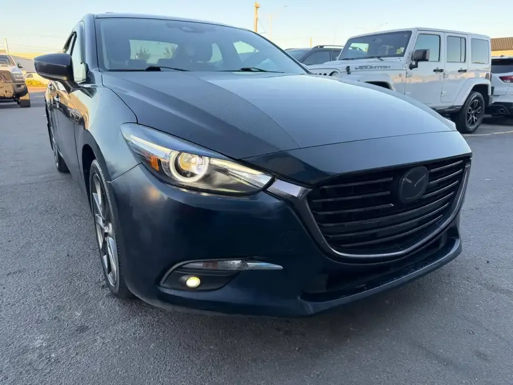 Mazda Mazda3 2018 photo 2