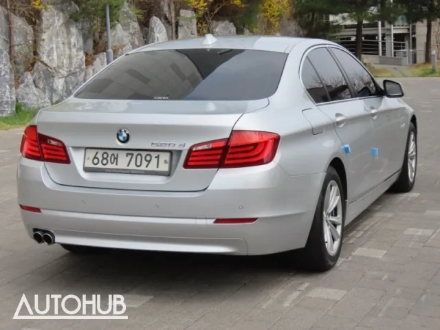 BMW 5 Series 2012 photo 3