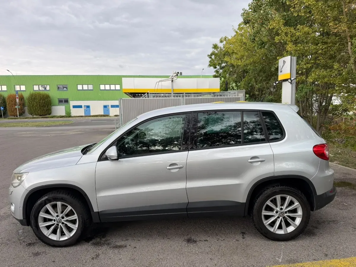 Volkswagen Tiguan 2010 photo 2