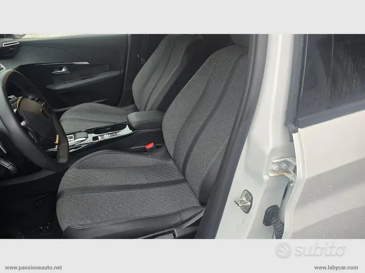 Peugeot 208 2025 photo 4