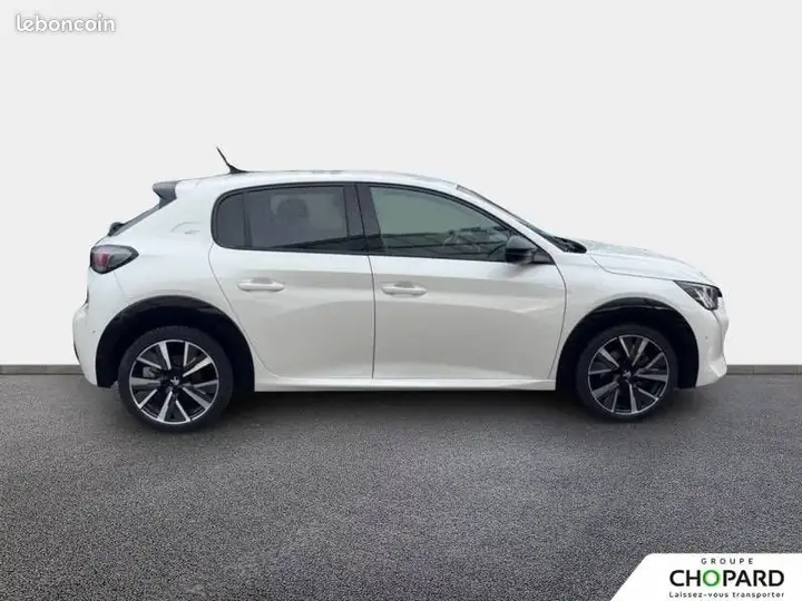Peugeot 208 2022 photo 4