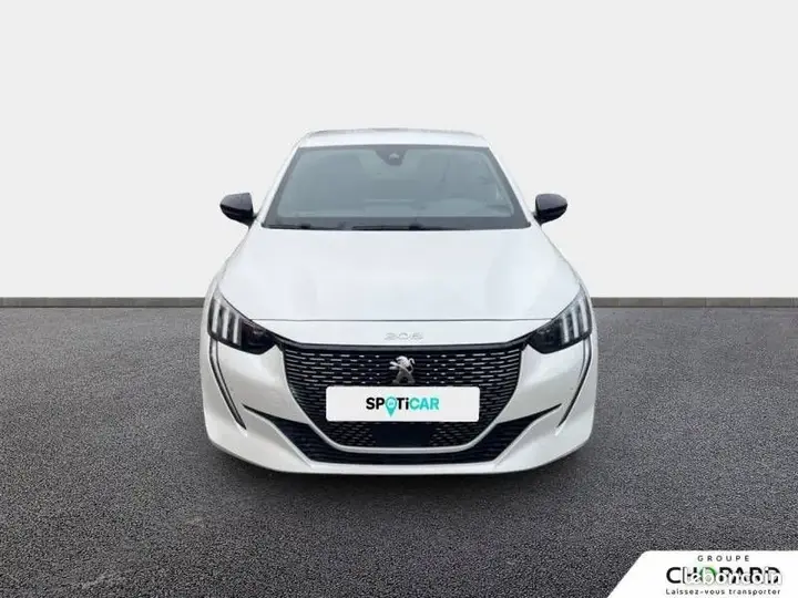 Peugeot 208 2022 photo 2