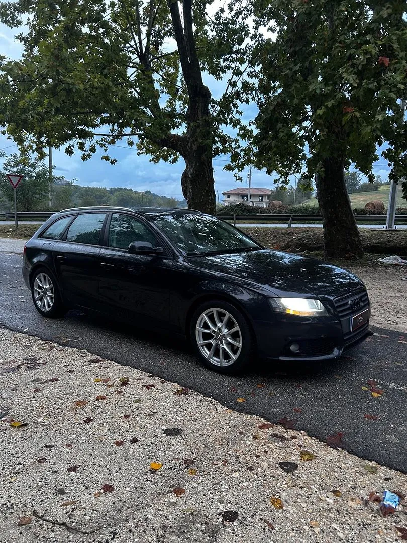 Audi A4 Avant 2011 photo 2