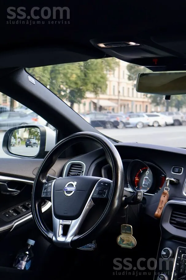 Volvo V40 2015 photo 3
