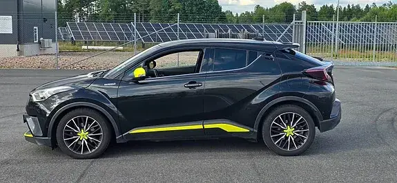 Toyota C-Hr 2017 photo 2