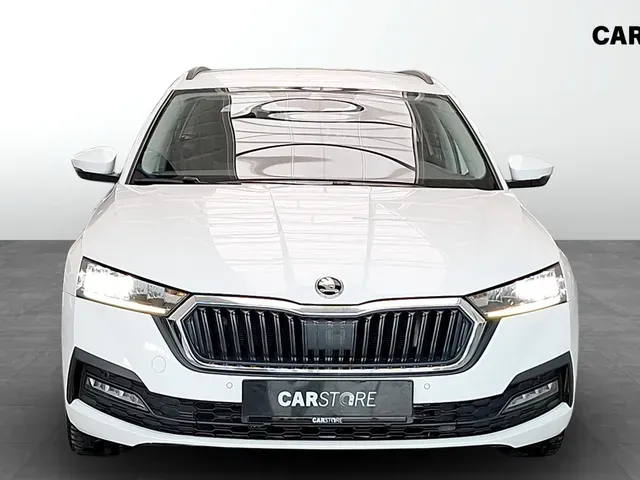 Skoda Octavia 2021 photo 3