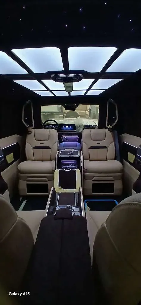Mercedes-Benz V-Class photo 2