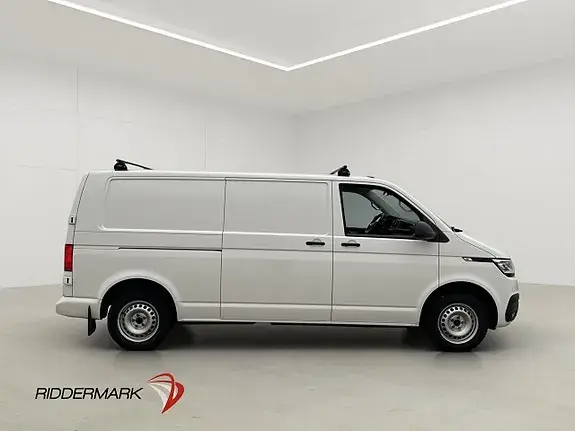 Volkswagen Transporter 2022 photo 2