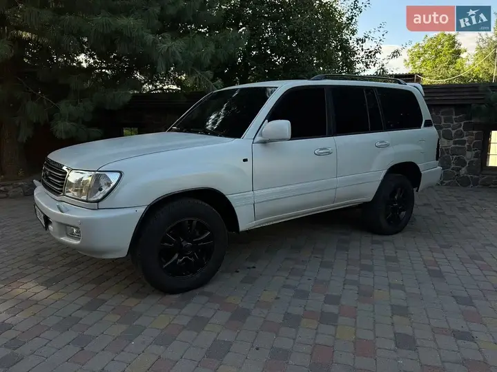 Toyota Land Cruiser 2000 photo 2