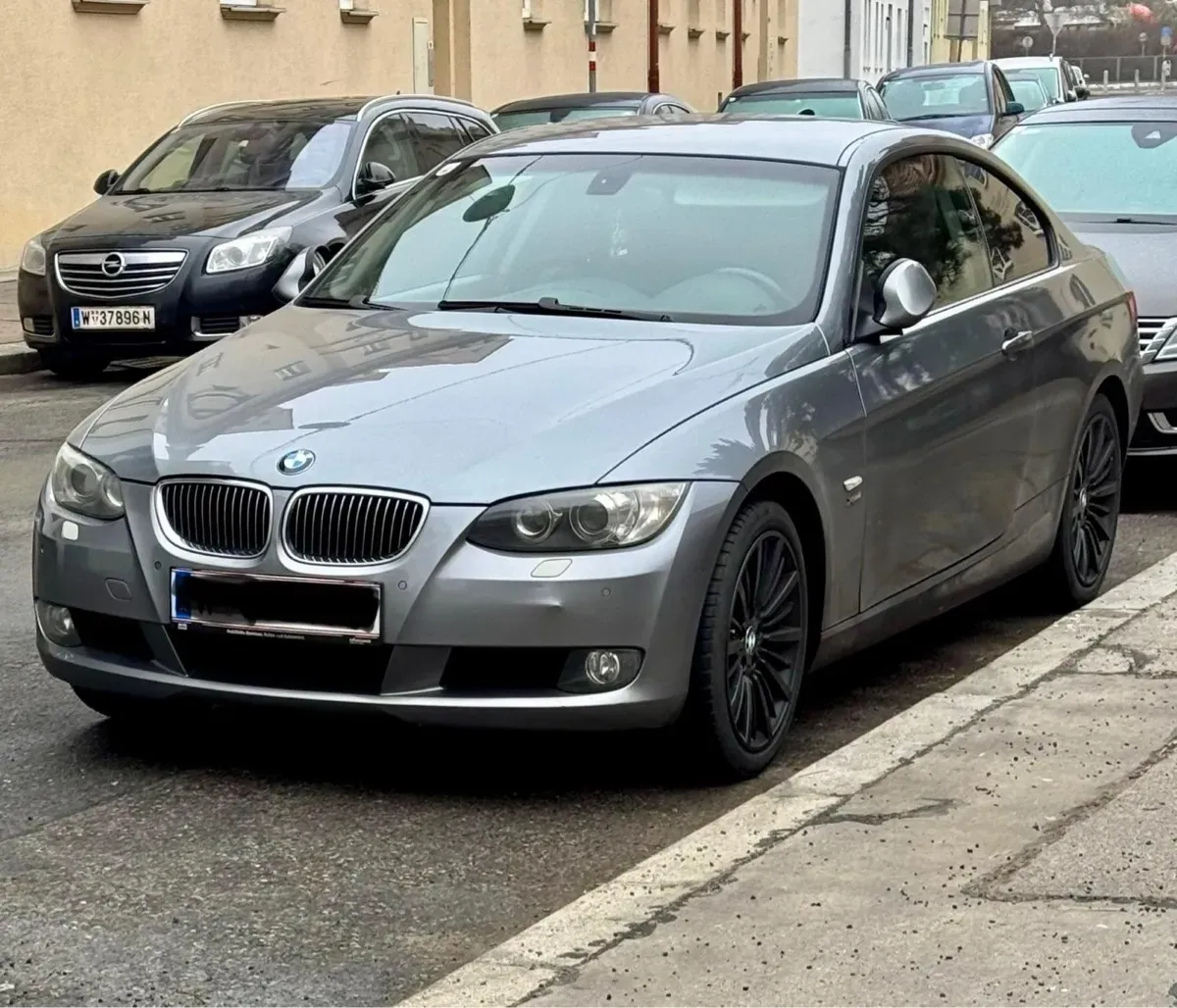 BMW 3 Series 2009 photo 3