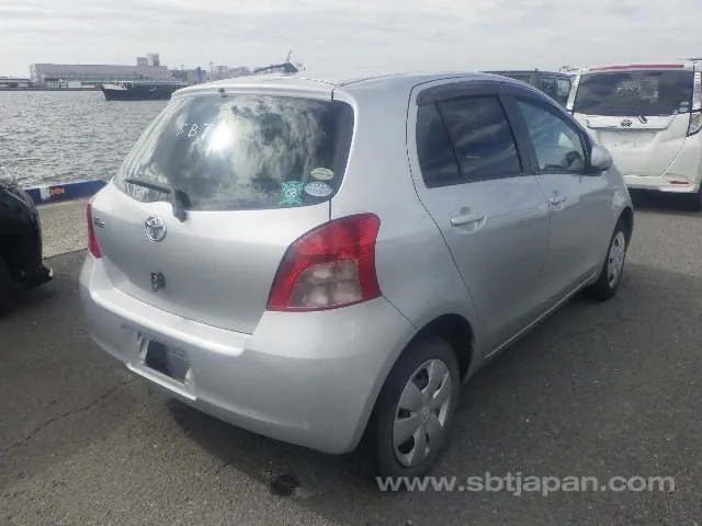 Toyota Vitz 2007 photo 4
