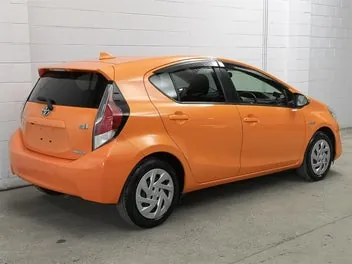 Toyota Aqua 2015 photo 3