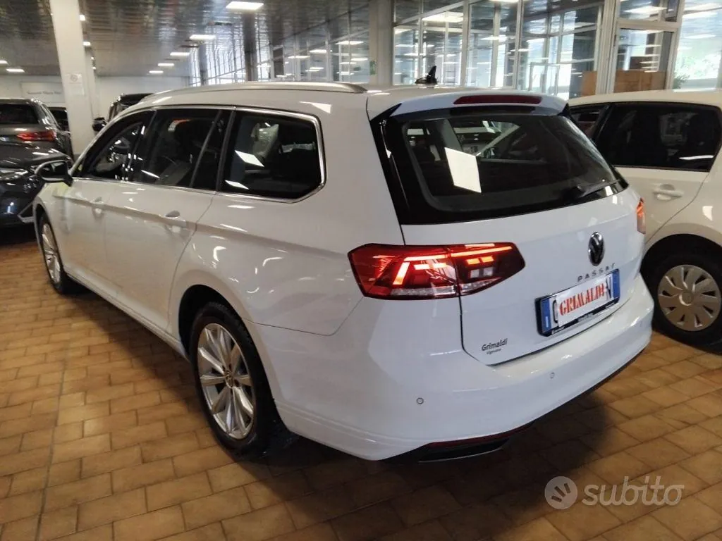 Volkswagen Passat 2023 photo 5
