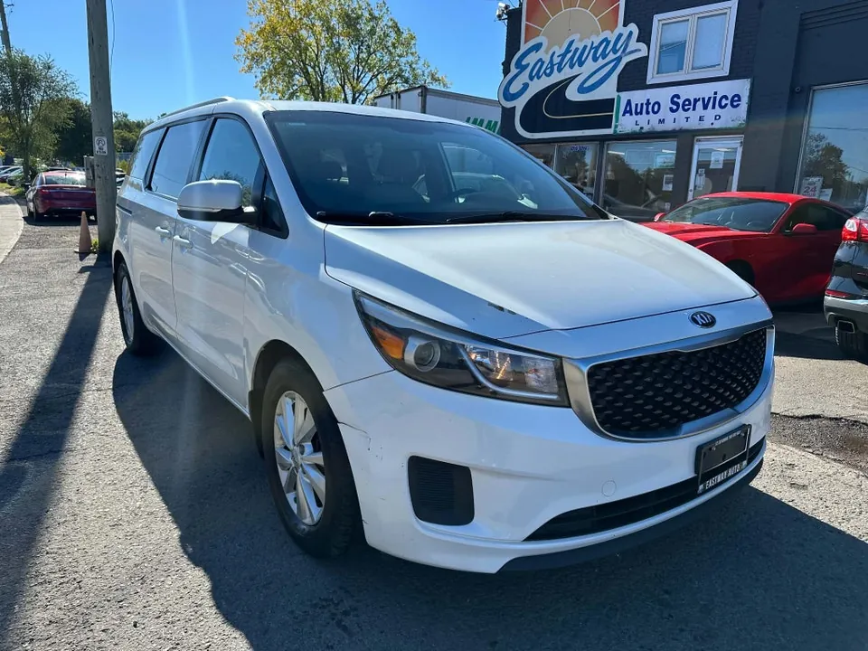 Kia Sedona 2016 photo 2