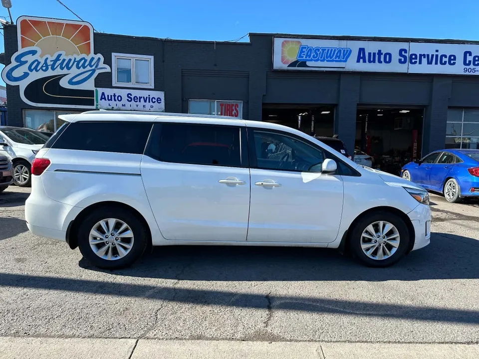 Kia Sedona 2016 photo 3