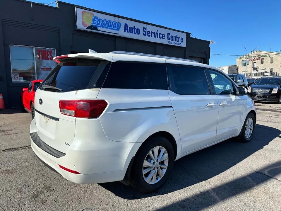 Kia Sedona 2016 photo 4