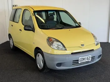 Toyota Funcargo 2002 photo 2