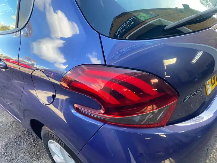 Peugeot 208 2016 photo 4