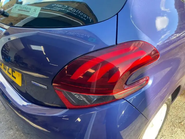 Peugeot 208 2016 photo 3