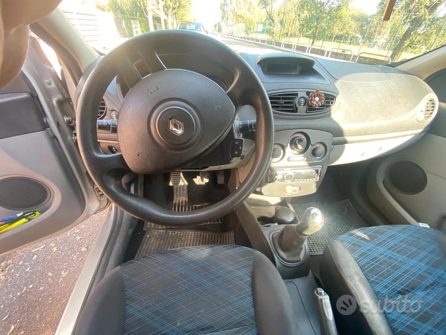 Renault Clio 2007 photo 3